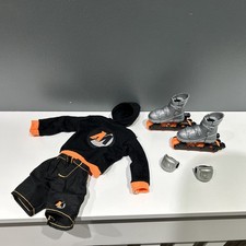 Action Man Skates &Outfit - Hoodie + Shorts + Roller Skates + Kneepads Actionman