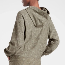 ATHLETA Sz M Farallon Printed Hooded Sweatshirt Hoodie Camo Olive Boxy Outdoors