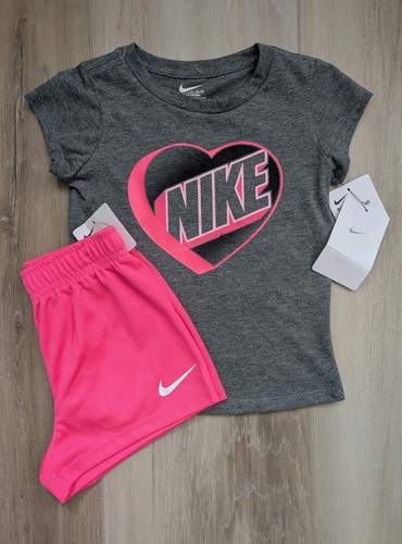 Nike T-Shirt & Shorts Set Little Girls Size 5 NWT Pink Glitter Heart Logo
