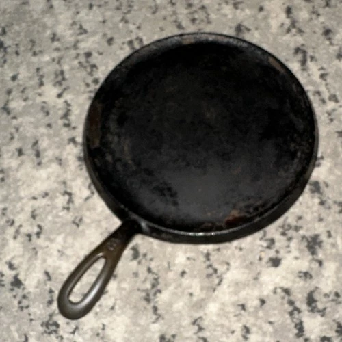 Vintage Griswold #8 608 Cast Iron Griddle With Heat Ring