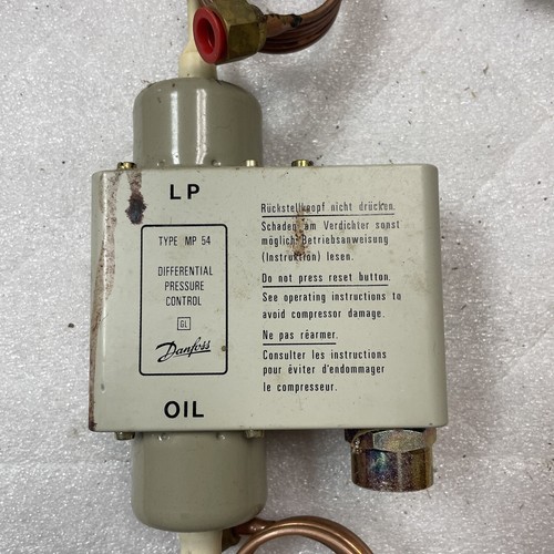 Danfoss MP54 Lube Oil Protection Control 060B2053 - Picture 3 of 20