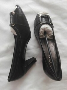 escarpins ouverts devant