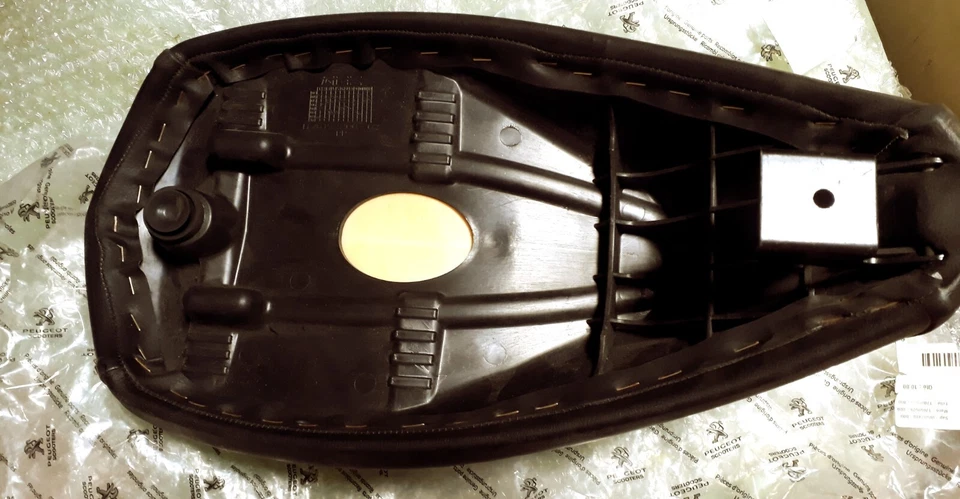 SELLE ORIGINAL PEUGEOT POUR SCOOTER PEUGEOT LUDIX 50 - Photo 3/4