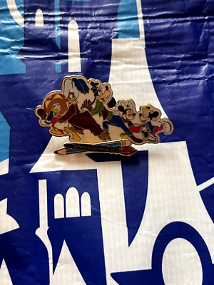 PIN TRADING DISNEY HAPPIEST CELEBRATION MICKEY CLARA ARTIST CHOICE LE 500