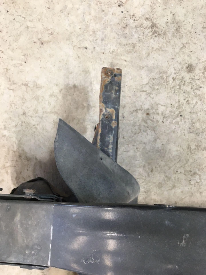 03 GMC YUKON XL 1500 Radiator Support - Imagem 4 de 4