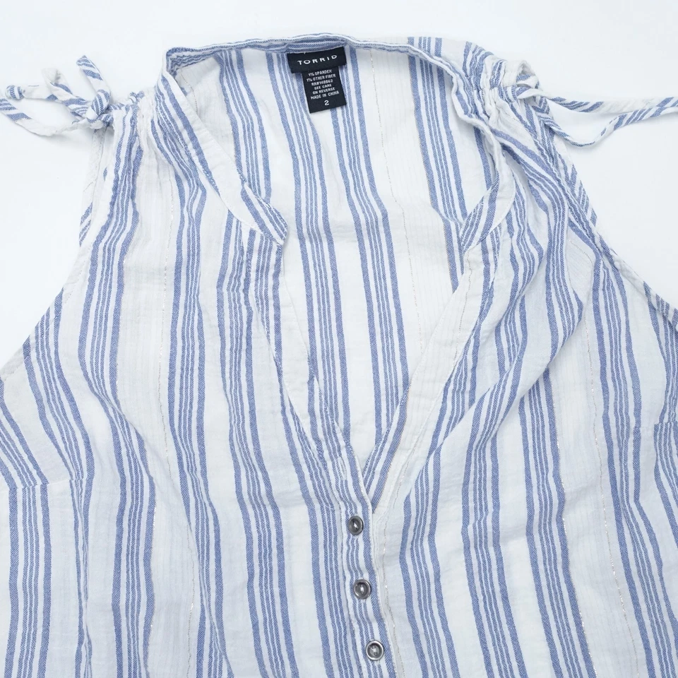 Camisa Torrid Top Mujer 2 Azul Blanco Rayas Cuello Dividido Corbata Hombro Sin Mangas Foto 2 de 4