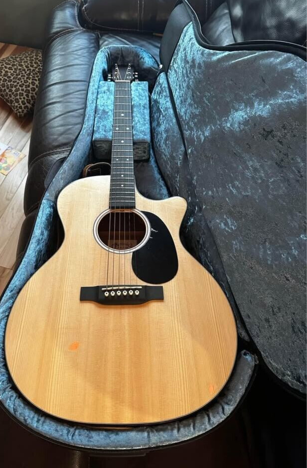 Martin Special GPC 11E Road Series Style Acoustic-Electric Guitar & Case