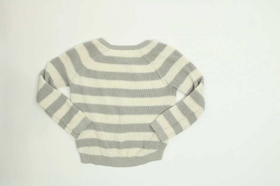 Suéter feminino Bongo cinza listrado gola V XS EUC - Imagem 3 de 4