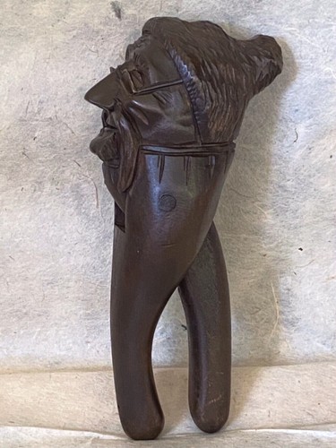 FINE ANTIQUE MUSTACHIOED MAN WITH GLASSES Wooden Nutcracker Black Forest c.1890 - Picture 5 of 11