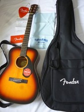 Fender CC-60S WN Akustikgitarre 3-Color Sunburst komplett neu Ausstellung
