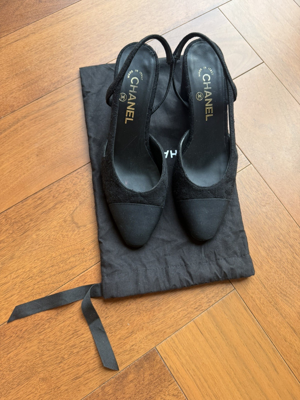 Chanel 24B Grosgrain Cap Toe Slingback CC Pumps in Black in size 37.5/UK4.5