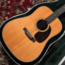 Guitarra acústica Martin D-28 estándar usada