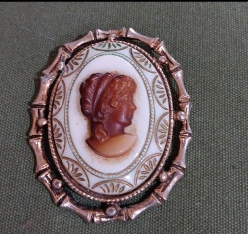 Murano Glass Gold Gilded Metal Victorian Cameo Brooch