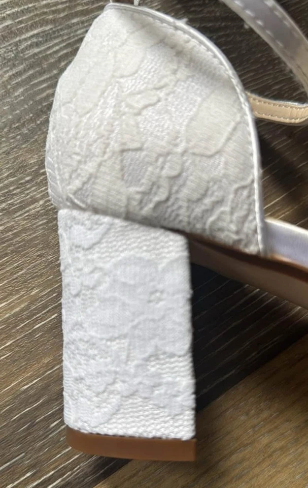 Dyeables White Lace Chunky Heel Wedding Women's Sandals Shoes 8m - Image 2 of 4