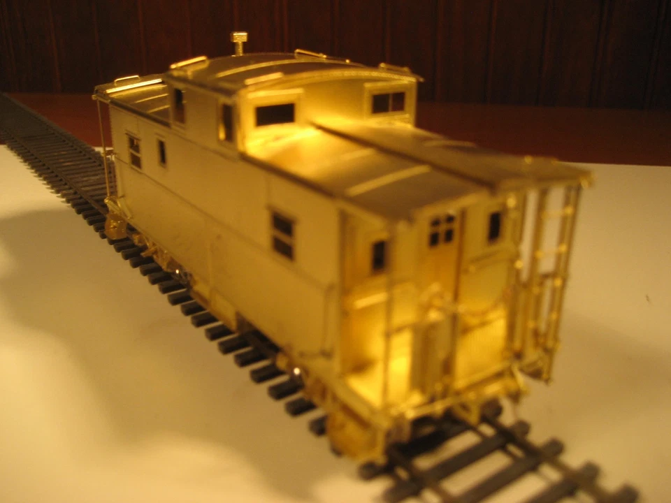 Overland Models HO Brass Norfolk & Western CH Steel Caboose #518406 - 518425 - Image 2 of 4