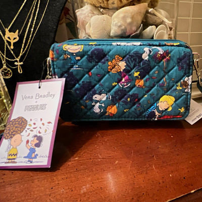 Vera Bradley Peanuts Snoopy Zip-Around Wallet RFID Crossbody 