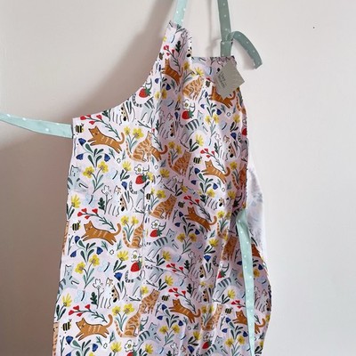 Ulster Weavers Baumwollschürze mit Katzen & Blumen Design - Neu 