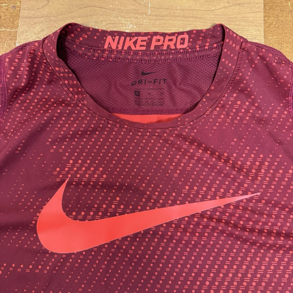 Camisa Nike Juvenil XL Pro Combat Dri-Fit Ajustada Roja Manga Corta Atlética Foto 2 de 4