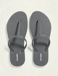 t strap flip flops