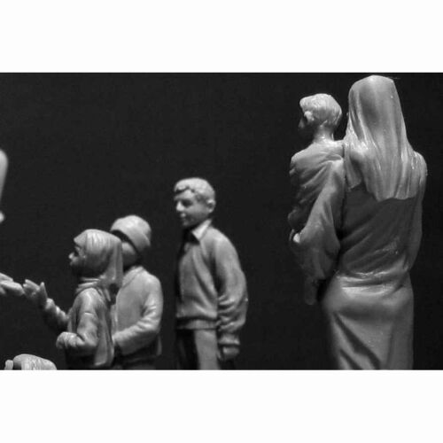MASTER BOX 35159 Kit Figurine Scala 1:35 "Ecco Snickers, aiutatevi, per favore! - Foto 9 di 15