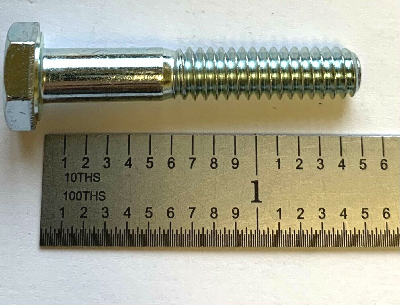 1/4 20 Bolt Made In USA - Hex Head Cap Screw: 1/4-20, 2" Length Under Head, Grade 5 Steel, Zinc Finish 1.5 Inch Socket - Foto 7