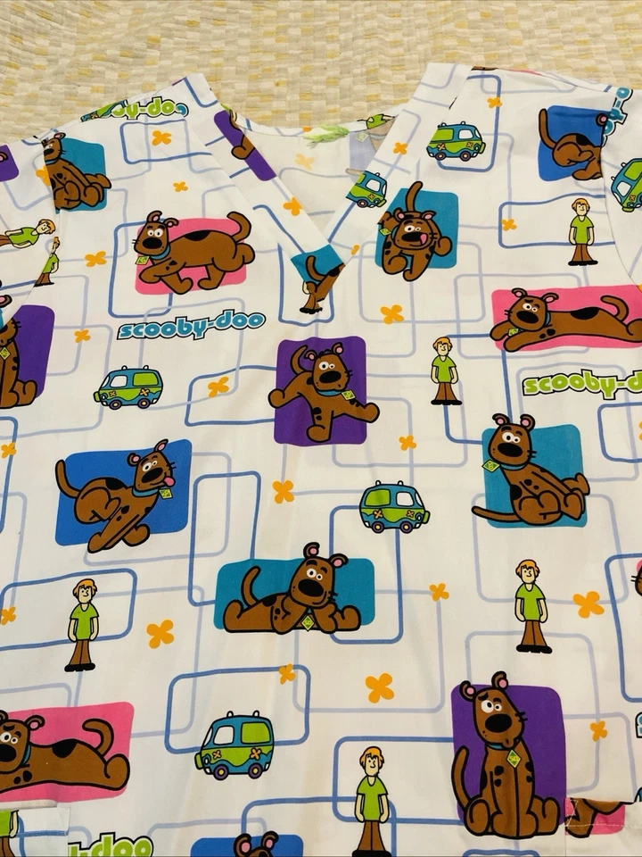 Scooby-Doo Cartoon Print Scrub Top V-Neck Unisex Medical Uniform 3XL Preowned VG - Image 3 of 4