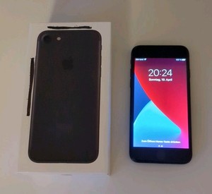 Apple iPhone 7 - 128GB - Schwarz (Ohne Simlock)