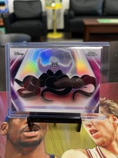 2026 Topps Disney Neon Ursula Chrome Purple Refractor /199 #CNE-176 NG