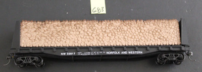 Lionel Norfolk & Western 32817 I-Beam flat car with wood load (683)