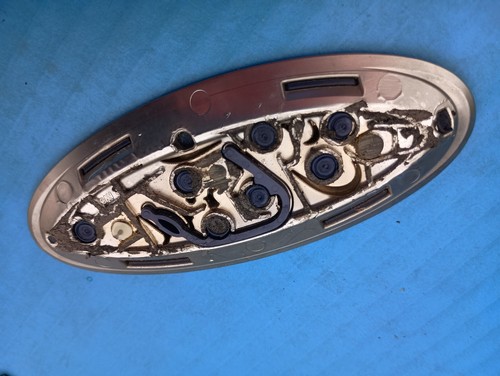 Ford Fiesta Focus Front Grille Emblem Blue Oval 2014-2019 Badge Logo OEM Used - Picture 5 of 5