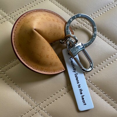 アクセサリーその他 Louis Vuitton LV Fortune Cookie Bag Charm&KeyHolder MP3454 s-l400.jpg