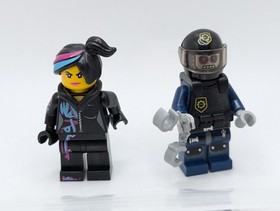 The Lego Movie Set 30281 Micro Manager Polybag with Bonus Robo Swat  Minifigure