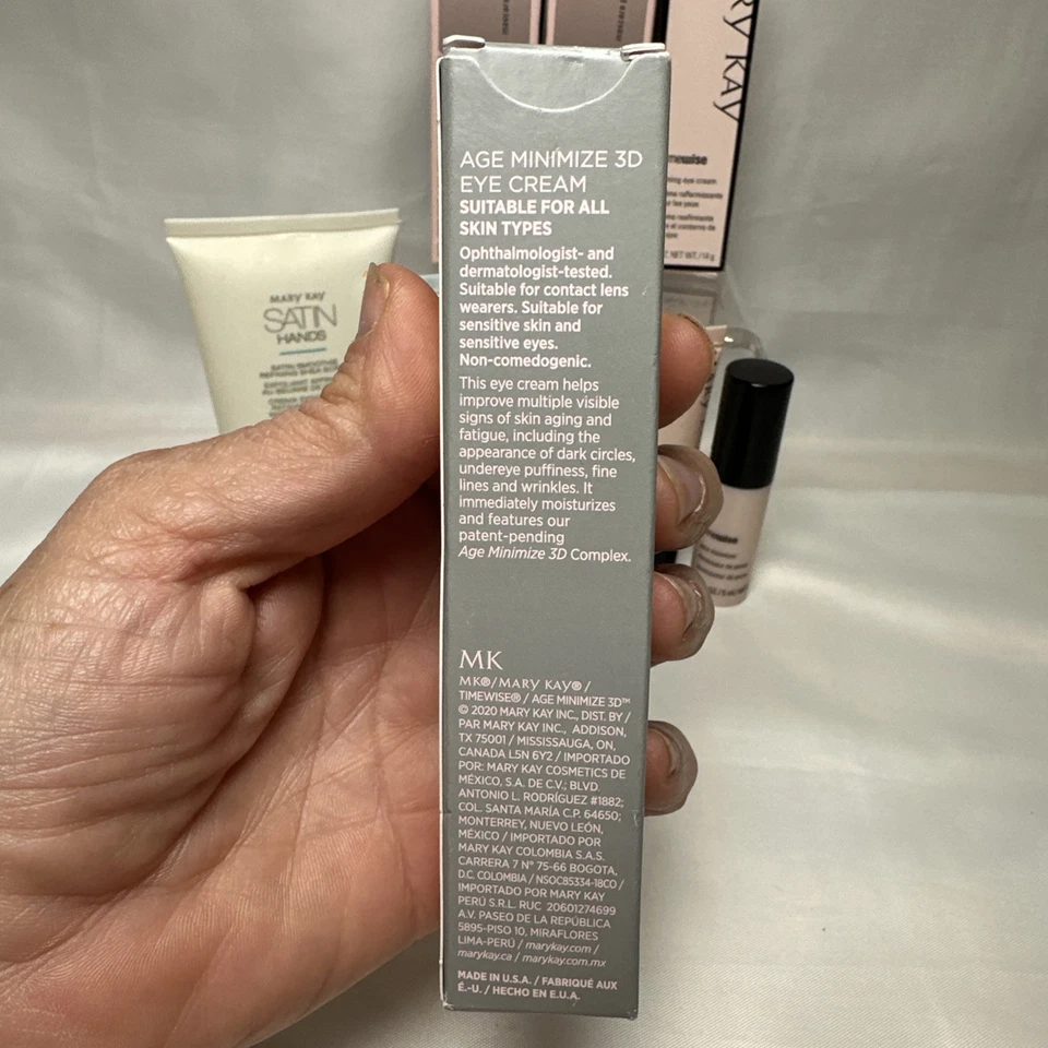 Filmación reparadora Mary Kay TimeWise FRESCA, crema para ojos y más ver la imagen Foto 4 de 4