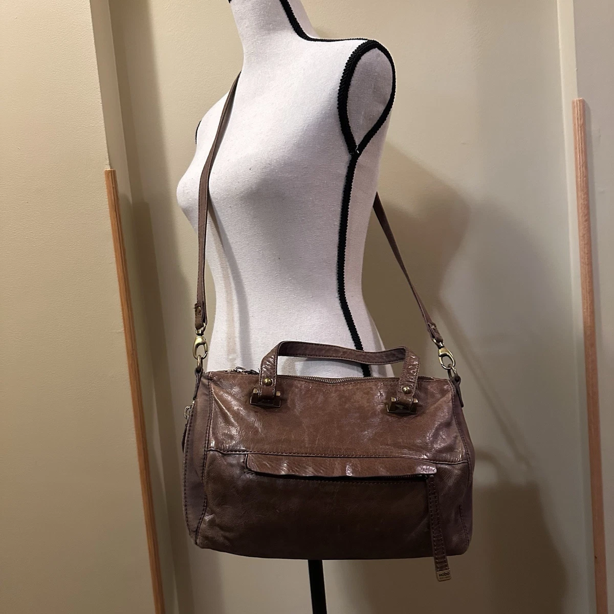 HOBO International Brown Leather Sling Bag - Classic Carry Buy Boone Leather Sling Bag | Hobo Style Crossbody Bag main image 2