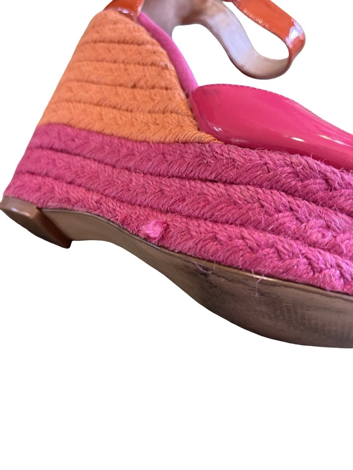 Sandalias de alpargata de cuña con plataforma Nine West para mujer con hebilla, charol, 6M. Foto 4 de 4