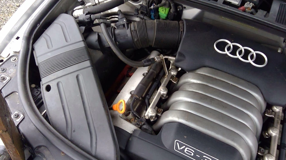 Purificador de aire AUDI A4 02 03 04 05 06 Foto 2 de 3