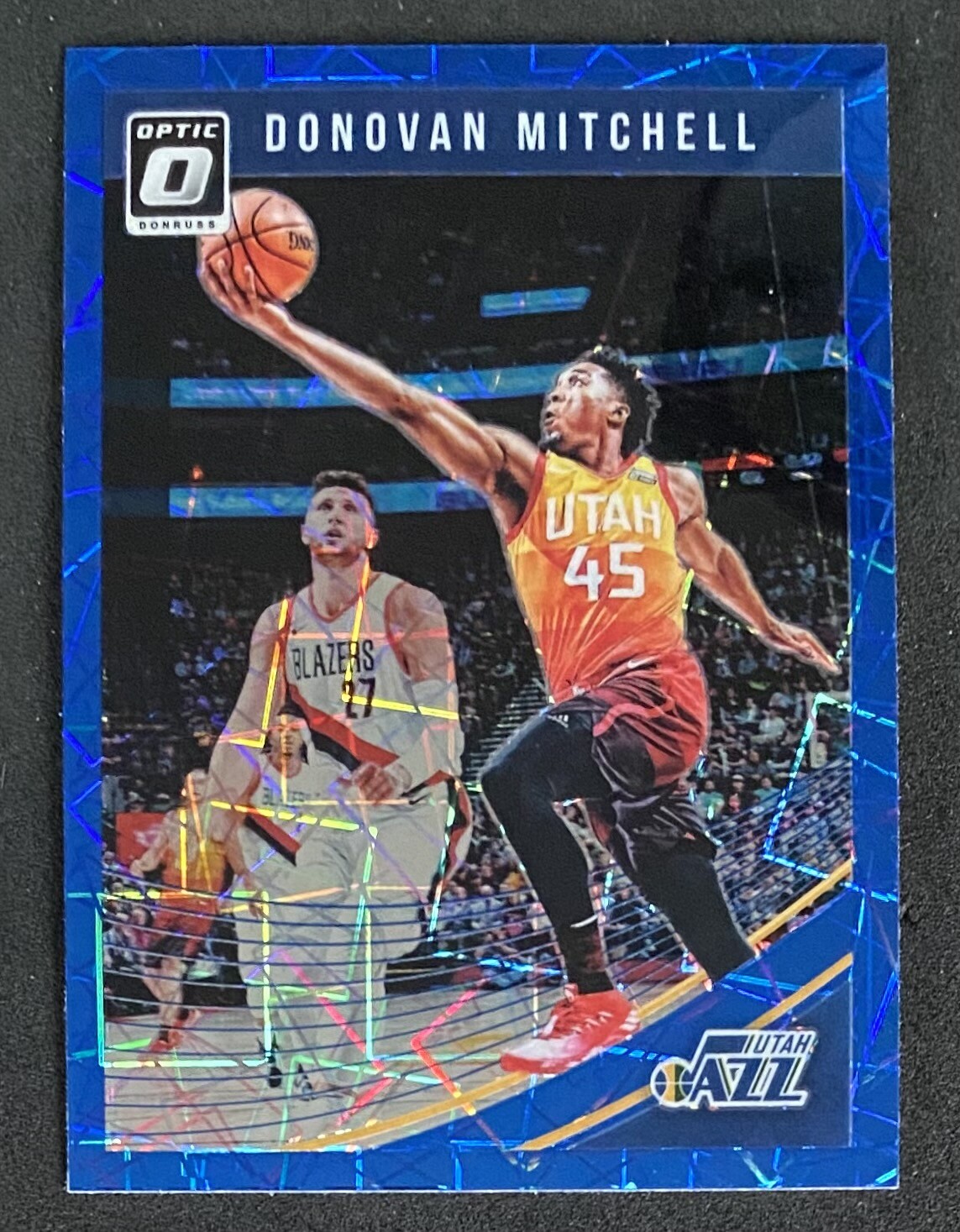 2018-19 Panini Optic Donovan Mitchell Blue Velocity Prizm #63 Refractor