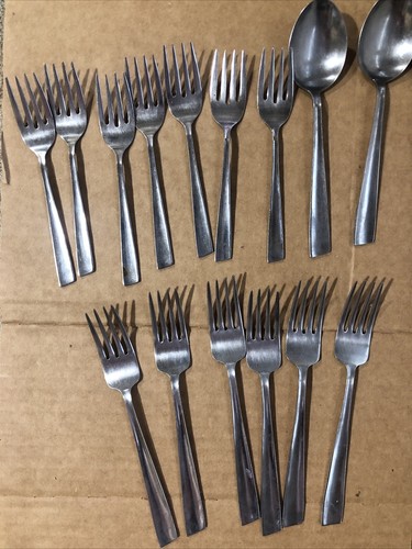 Vintage MCM Classic Stainless Flatware by Present 41 Assorted Pieces Japan - Picture 2 of 4