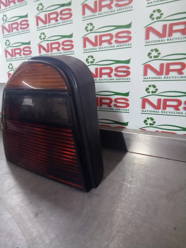 VOLKSWAGEN GOLF SE 4 SOHC LUZ TRASERA/TRAIL (LADO DEL PASAJERO) 1991-1997 Foto 2 de 4