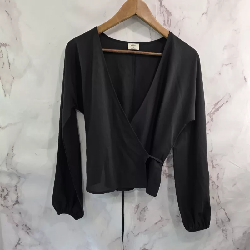 aritzia cardigan blouse wrap balloon postscript 