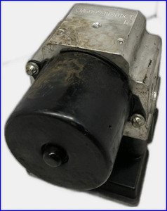 Steuergerät ABS-Pumpe 51758178 SA2996