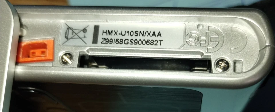 Samsung HMX-U10SN/XAA HD Camcorder – Includes Charger, 4GB HC/SD Card, Cables + - Image 3 of 3