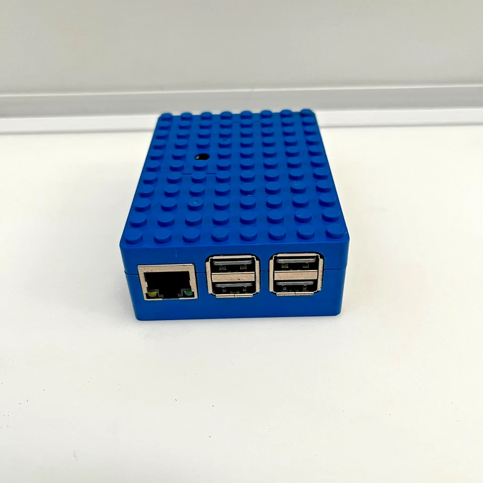 Raspberry Pi 3 Model B V1.2  with Case & Cable - Image 3 of 3