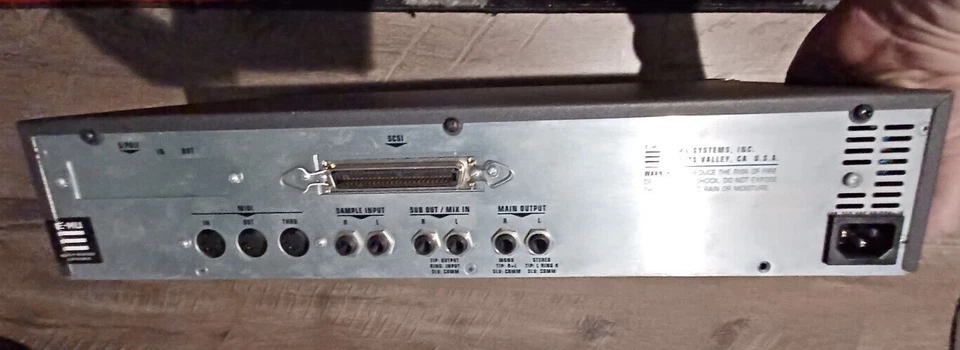 Muestreador digital 32 voces montaje en rack E-MU ESI-32 - ¡Excelente estado! ¡BONITO!! Foto 3 de 3