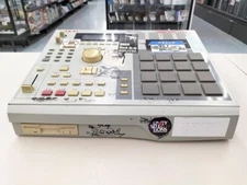 AKAI Professional MPC 2000 MIDI PRODUCTION CENTER used For Parts or Repair
