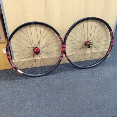 E13 TRSR Carbon wheelset/ Hope PRO4 boost 110/148