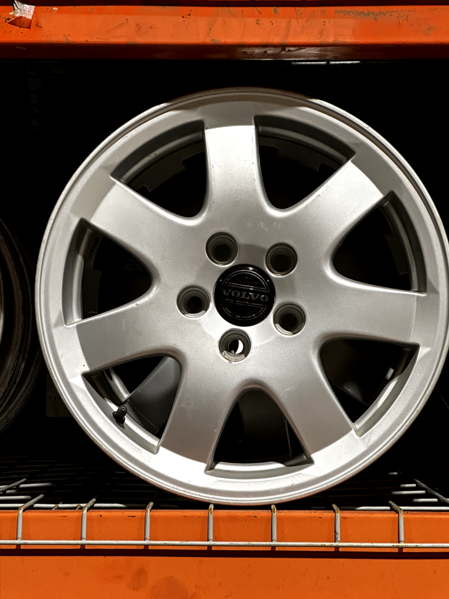 VOLVO (ボルボ) V70 純正 17×7.5J(+49)PCD108-5H (S-1598)ボルボ SB