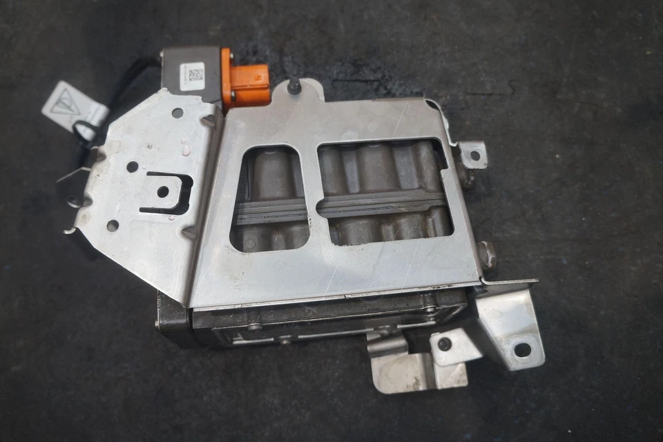 Calentador de batería eléctrico de alto voltaje 12E963231G Porsche Panamera Hybrid 971 2018 Foto 3 de 4