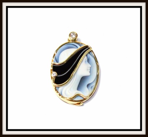 Catherine Best 18k Yellow Gold Diamond Agate Reversible Cameo Pendant