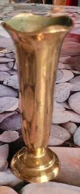 ANCIEN VASE EN BRONZE? OU LAITON ,OBJET DE VITRINE, A FAIRE BRILLER. 13,5X5,5CM - Photo 1/3